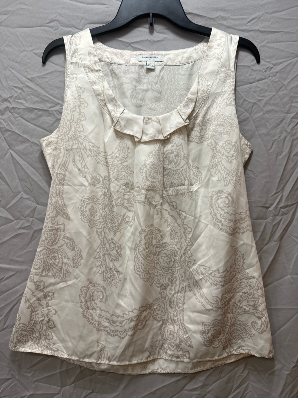 Banana Republic Cream Paisley Ruffle-Neck Sleeveless Top
